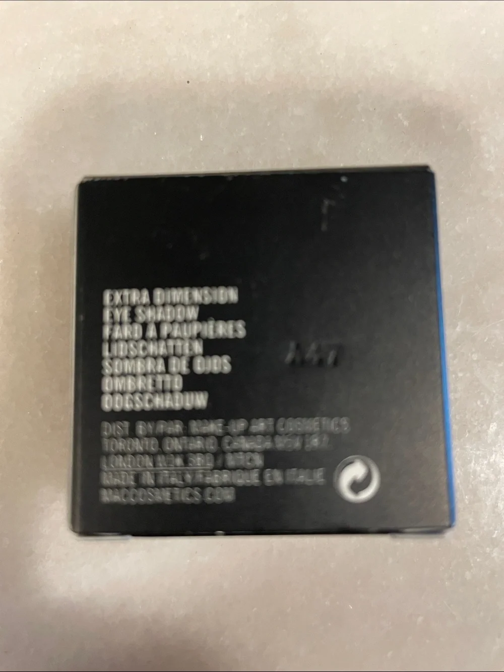 MAC Cosmetics Extra Dimension Eye Shadow — Silver/Black Compact